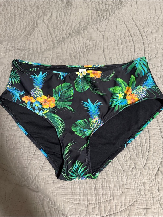 Other - NWOT Women’s black tropical print high waisted bikini bottom size L